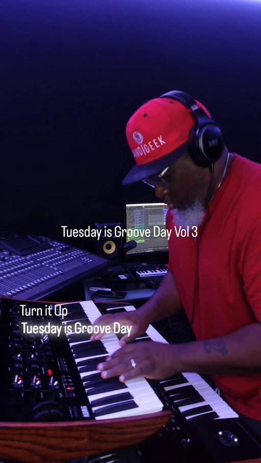 What a day!!!! Sun is out. it's HOT!!! Enjoy!!! Spring time is coming!!! This one is called "Turn It Up" from the Tuesday is Groove Day Vol 3 album!!!!! #music #musiclover #groove #album #followme