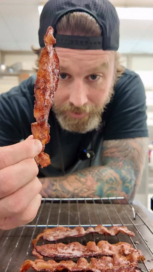 You have to make this!

Water Bacon 💦 🥓 is CRISPY AF
IB: @andyhearnden 

#groarkboysbbq #themeatteacher #bacon