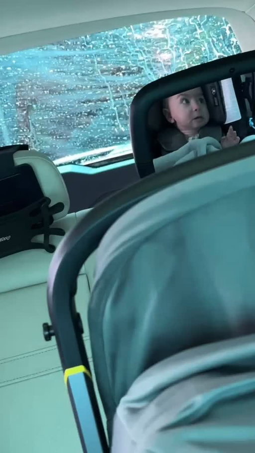 Harlo’s first car wash. Lot to process.