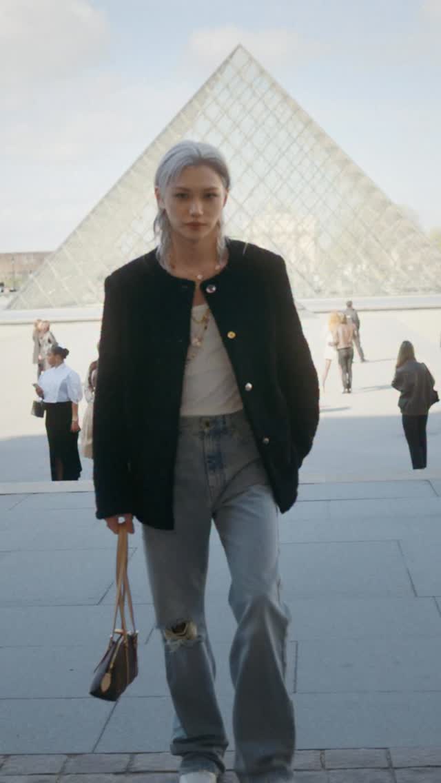 Fall-Winter 2026 Show. House Ambassador Felix attended @NicolasGhesquiere’s latest collection unveiling in Paris. Watch the full show via link in bio.

#Felix #LVFW26 #NicolasGhesquiere #LouisVuitton