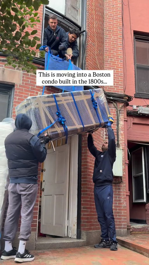 when others told me the task was impossible… WE MADE IT FIT!

I cannot recommend enough @borntomovemovers for all your moving needs across Boston and Massachusetts. They offered hoisting services that helped bring even these large furniture pieces into my bedroom. 

Thank you for saving the day @borntomovemovers !!

#makebostonhome #bostonmoving #bostoncondos