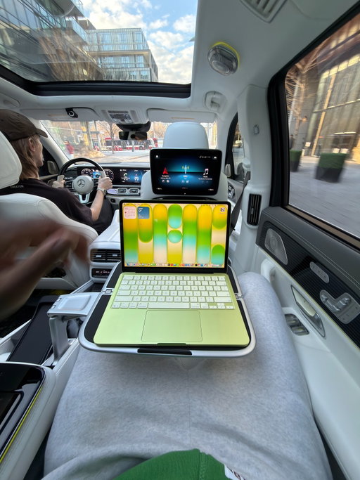 Don’t be afraid of the limelight 💻🍋‍🟩 #macbookneo #macbook