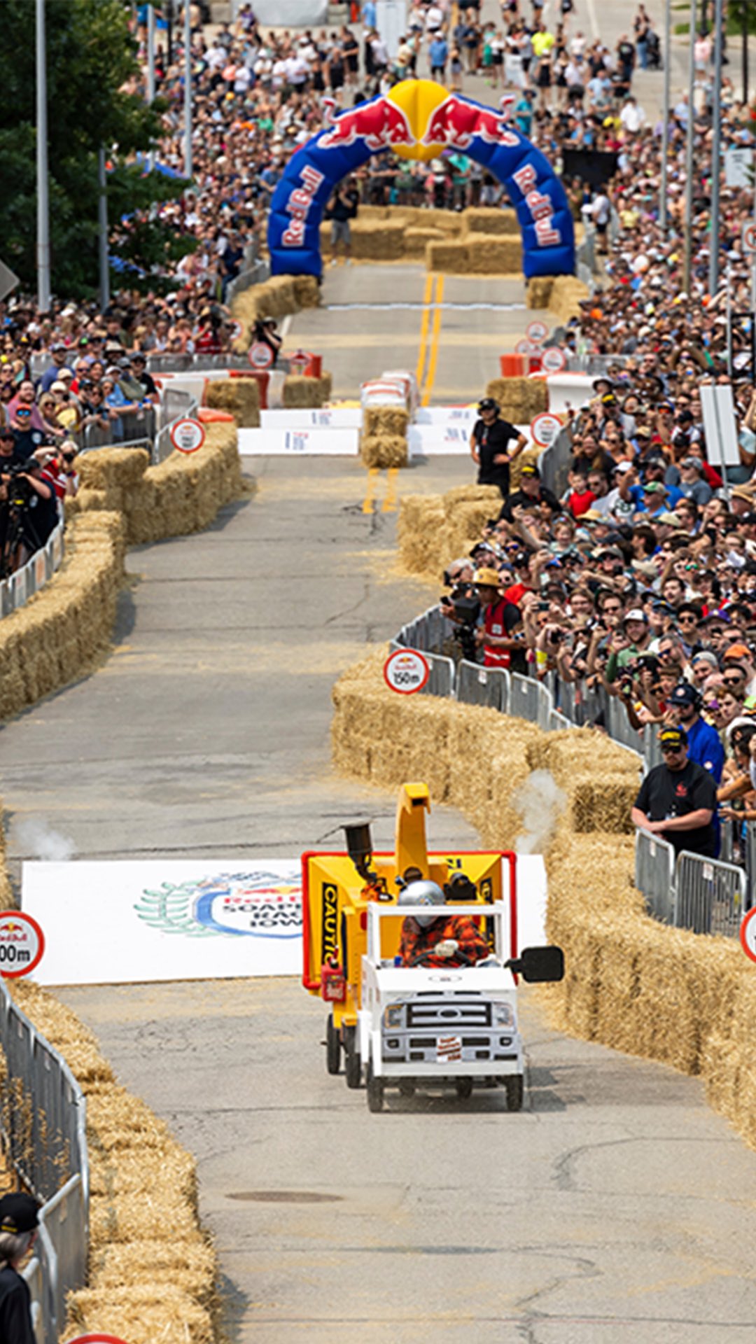 some will fly, some will flop 🤭

Red Bull Soapbox Race is back, racing through: 

📍 Los Angeles: May 16 — spectators only
📍 Denver: June 13 — applications open 

Think you’ve got the need for speed? Grab your friends, build your craft, and hit the 🔗 in bio to submit.
