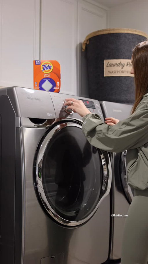 #TidePartner @tidelaundry

I tried something new in my laundry routine 🧺👀

Tide evo is a first-of-its-kind laundry detergent tile that dissolves instantly in water - no measuring and no mess.
Watching it dissolve honestly feels like real laundry magic ✨

You can shop Tide evo at @walmart

#RealLaundryMagic