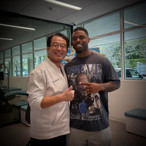 🏈 HUGE congrats to Pro Player @time2takeiteassyy of the @nfl @colts on starting his @invisalign journey today‼️💪🏼 #orthodontics #invisalign #nfl #colts