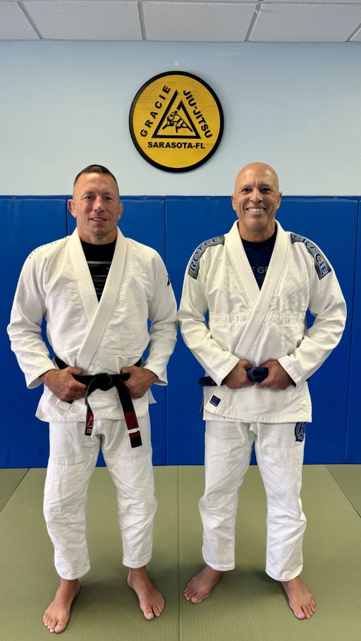 An unforgettable day with the man who inspired me to start MMA. ⚡️⚡️⚡️😂😂😂
Thank you @realroyce 🙏🥋