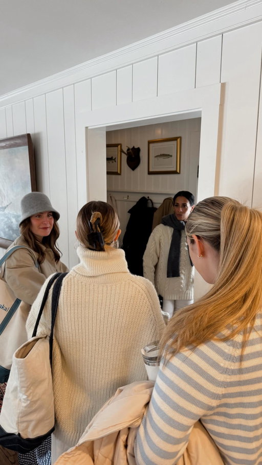 Cape Cod girls weekend recap 🌊☕️🦞 so grateful to @monicarelyea_ for opening up her beautiful home to us & for @katiewest_fitness for the most amazing yoga sculpt class 🫶🏻

#girlsweekend #capecodlife #hosting #hostingtips #crowdpleaser