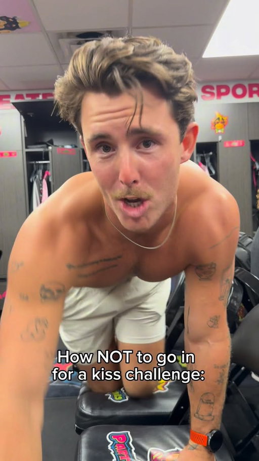How to NOT go in for a kiss 💋🤣 

#cringe #funny #kiss #comedy #challange