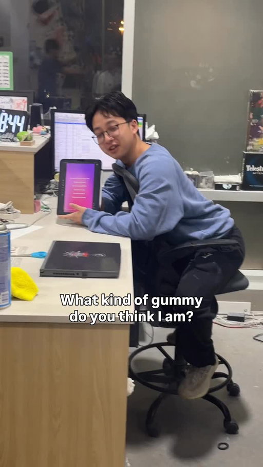 This guy is not locked in. Anyway what kind of gummy do you think he is

#climbinggym #boulderinggym #bouldering