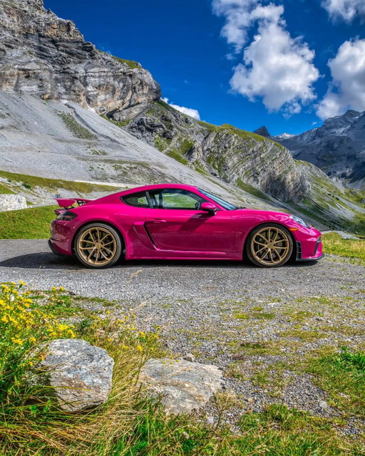 Porsche GT4. Swiss Alps. 

Car photographer heaven.

#Porsche #PorscheGT4 #perfectspec #nashvillecarsandcoffee #rubystarsociety