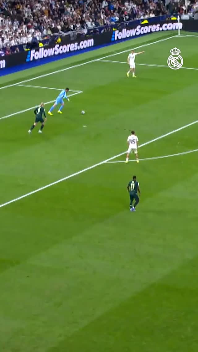 Perfect assist: ✅
Perfect finish: ✅
@thibautcourtois | @fedevalverde | #UCL