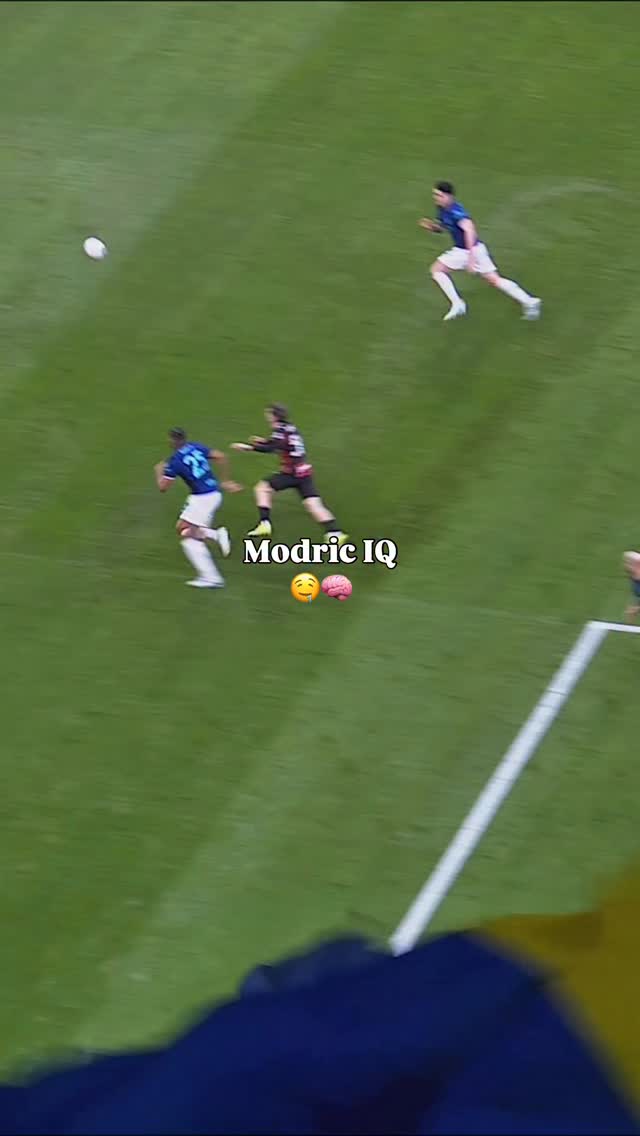 You can call him Luka Magic ✨🧠
@lukamodric10 

#SerieAEnilive