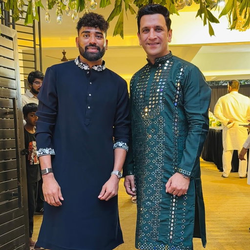 Personality’s 

@mohammedsirajofficial Sahab 
@munawar.faruqui Sahab