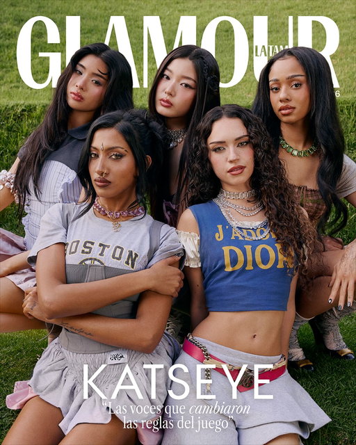 Cuando @katseyeworld debutó oficialmente, el mundo ya estaba mirando. Nacido del reality de 2023 The Debut: Dream Academy, el grupo global construyó su fandom en tiempo real, convirtiendo un campamento de entrenamiento de 12 semanas en Los Ángeles en uno de los lanzamientos más observados de la música. Ahora, Daniela Avanzini, Lara Raj, Manon Bannerman, Yoonchae Jeung y Sophia Laforteza protagonizan la portada de Glamour y hablan abiertamente sobre la presión del reflector, el vínculo que las mantiene con los pies en la tierra y lo que viene para el grupo del que internet no puede dejar de hablar. ❤️ 
¡Lee la historia completa en nuestro 🔗 en bio!

Nota: Megan Skiendiel no pudo asistir a la sesión de portada debido a una enfermedad. Este reportaje fue fotografiado antes de que Manon Bannerman tomara una pausa en #KATSEYE. Le deseamos lo mejor. 

By the time @katseyeworld officially debuted, the world was already watching. Born out of the 2023 reality series The Debut: Dream Academy, the global girl group built their fandom in real time, turning a 12-week training camp in Los Angeles into one of the most closely watched launches in music. Now Daniela Avanzini, Lara Raj, Manon Bannerman, Yoonchae Jeung, and Sophia Laforteza cover Glamour, opening up about the pressure of the spotlight, the bond that keeps them grounded, and what’s next for the group the internet can’t stop talking about. Read the full story at the link in bio.

A note: Megan Skiendiel was unable to attend the cover shoot due to illness. This story was photographed before Manon Bannerman took a hiatus from KATSEYE. We wish her well.

Head of Editorial Content: @itsfarahslim
Visuals Director: @laurenwbrown 
Entrevista: @joselyneo
Fotógrafo y Productor: @estebancalderon
Iluminación: @pionero_de_nada
Producción: @pronoiaproducciones 
Styling: @nayelidealba_
Asistentes Styling: @jaavierbarrera @corona__ @yara_calderon @emilianoomontalvo
Peinado: @interdimensionalife
Asistente de peinado: @efrenmuack
Maquillaje: Adrián González @adrianglezc 
Asistente Maquillaje: Alejandro Abarca @abarcathis 
Asistente de peinado y maquillaje: @bellezade_cantina
Locación: @parquequetzalcoatl 
#GlamourMarzo #Eyekons