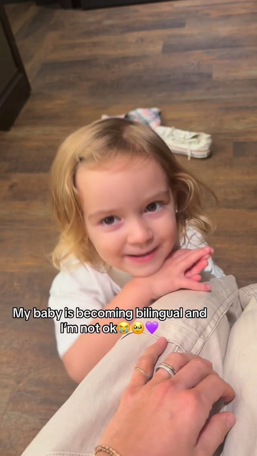 Kiki is fluent in Russian and now picking up English on tour and a bit of ASL with @brittbenae 🥹💜🤟🏼 #toddler #mama #tourlife
