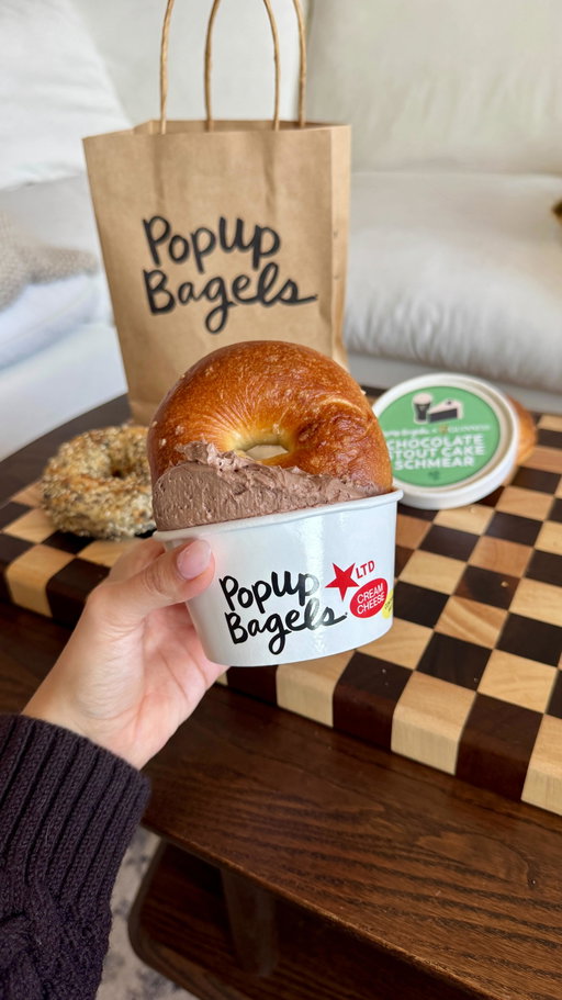 FREE bagels in Chicago for St Patrick’s day ☘️🥯

@popupbagels is giving away free bagels on 3/13 at @guinnessbrewerychi starting at 8AM, complete with their limited edition chocolate stout cake cream cheese spread

@popupbagels is an insanely delicious bagel chain in New York that’s opening its first location in Illinois later this year and we couldn’t be more excited 😆