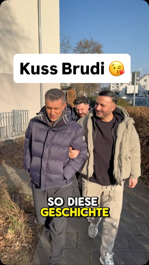 Echte Bros müssen auch mal geküsst werden 😘

#kuss #küssen #bros #kisskiss