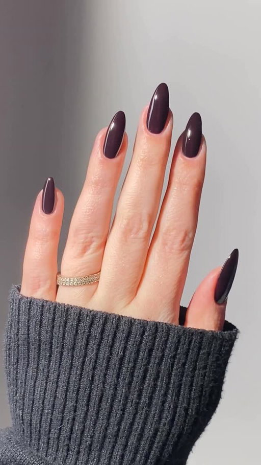 Some of us reach for Lincoln Park After Dark as soon as September hits. Some of us wear it year round. It’s like late nights on your nails. And it’s never a phase, it’s a lifestyle. It really is that girl, which is what makes it way more than color.