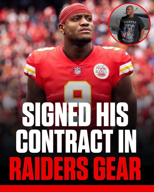 Wild: New Chiefs RB Kenneth Walker arrived in Kansas City to sign his new contract with the team, wearing a Raiders John Madden t-shirt.

We have never seen anything like this...

😭😭😭
