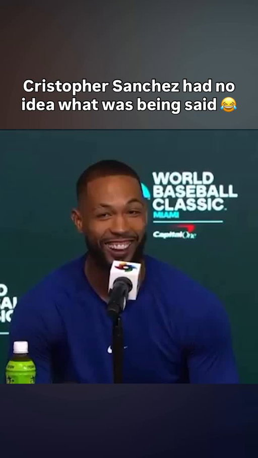 Had to tell him to hold on 😂

(via @enriquerojasespn)