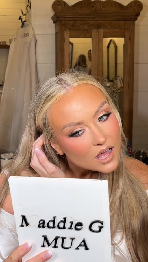 I’m speechless to girl 😭🥹… my heart!!!!!! 

#makeupartist #weddingday #bride #bridalparty #explorepage
