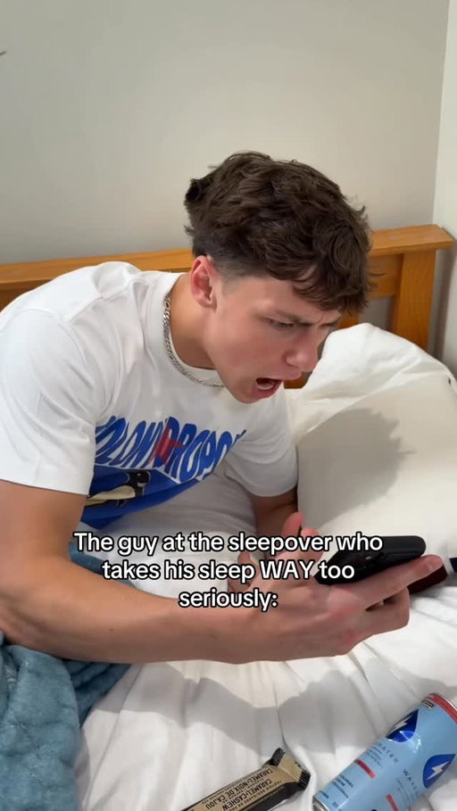 “Go grab the bowl of warm water” 

•

•

•

•

•#relatable #thatonefriend #sleepover #mad #funny