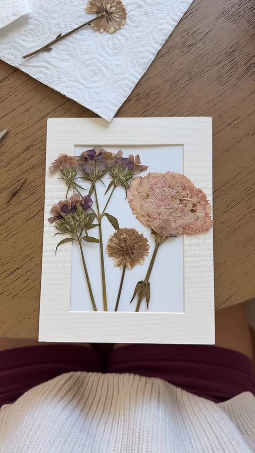 finally framing my first Valentine’s Day flowers after 6 years!!