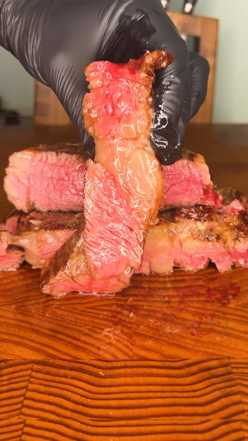 I don’t think this Rib Eye Steak was juicy enough 🔥🥩