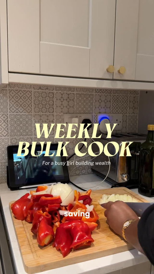 One week of food. £35! 

Just a girl optimising her time and her coins on the way to £100,000 💸 

Bulk cooking is not a punishment. It is a strategy. And while restaurants are charging £70 for mid portions I will be right here in my kitchen building wealth one meal prep at a time 👏🏾 

My food shop was a mix of @tesco and @lidlgb 💙💛 

I couldn’t be in the kitchen without my fave appliances - especially my @philips @philipsuk blender 😍

Drop your most unhinged saving hack below 👇🏾

#wealthbuilding #personafinance #bulkcooking #savingtips #savingmoney