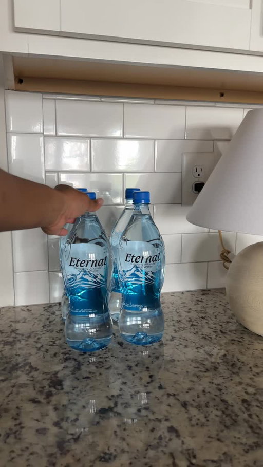 Partnering with @eternalwater on Episode 3 of my Journey to becoming my own body goals inside and out and this one taught me something. I did a 75 minute hot yoga sculpt class, went home, changed, and still had energy to go hit 10,000 steps. That never used to be me. The lesson? Real strength is not about going hard once. It’s about still having something left to give later. And how you hydrate plays a bigger role than you think. 

#eternalwater has been my go to on long movement days because it’s naturally alkaline with minerals and electrolytes already in it. Nothing added, nothing removed. Just clean water that actually helps me feel good from the inside out.
#eternalwaterpartner