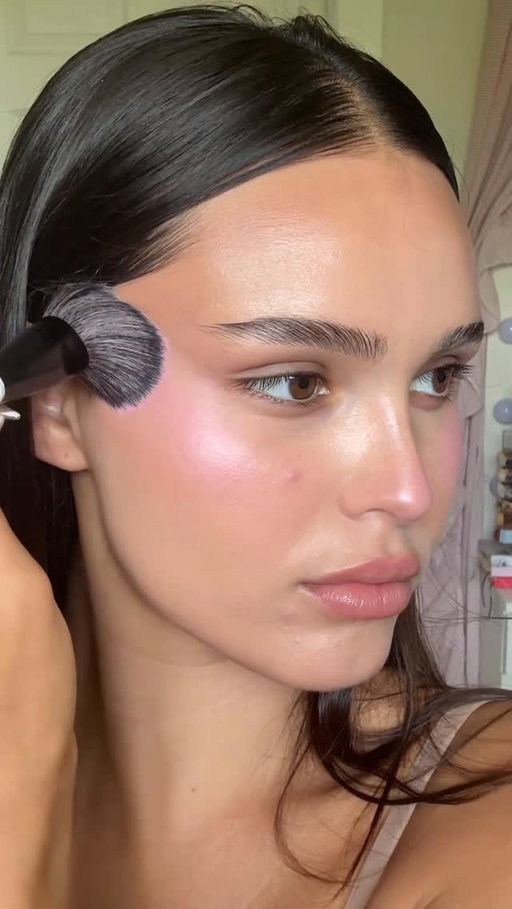 I’m so in love with this blush 🧚🏼‍♀️ | comment FAIRY to receive a link to everything I used here xoxo 

#grwmmakeup #makeuptutorial #cleangirlmakeup 

https://liketk.it/5ZwKH