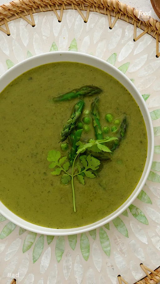 This Spring Green Coconut Soup has a silky coconut base with green curry, ginger and peak-season veggies! 🌿

Get the recipe with the link in @foodnetwork’s bio.