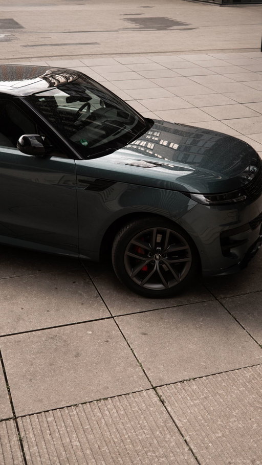 In another life, this may be have different‘
@rangerover 
_____________
#kostawilliams #RangeRover #RangeRoverSport #RangeRoverDeutschland •Anzeige 

Range Rover Sport D350 AWD 3.0 Liter 6-Zylinder MHEV Turbodiesel mit 257kW (350PS): Kraftstoffverbrauch kombiniert: 7,7 l/100 km; $CO_{2}$-Emissionen kombiniert: 203 g/km; CO2-Klasse: G.