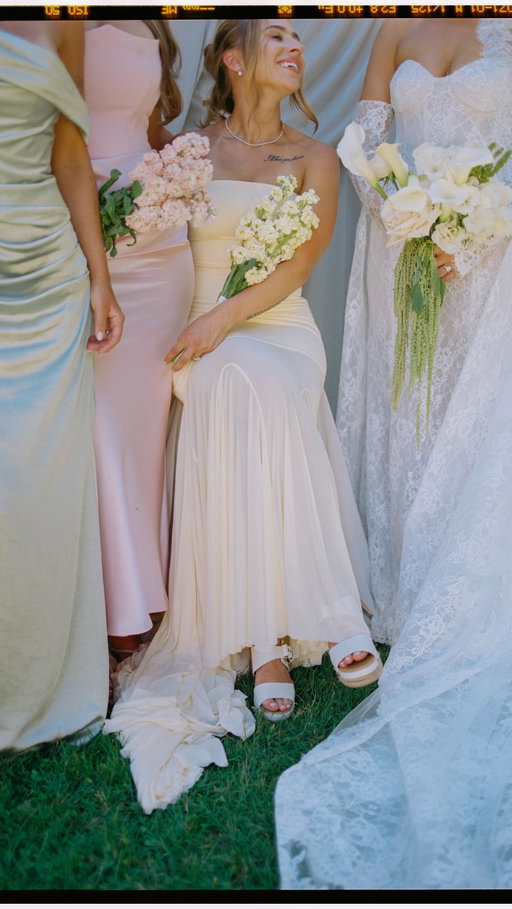Summer weddings are planned in winter… and this was exactly what envisioned when I started planning our summer wedding 🌸👰🏻‍♀️

If you’re dreaming of this kind of vibe, you need to work with @winstonsevents 🫶 Adrienne is the reason this day turned out the way it did. Her attention to detail is unmatched! 

Leave any questions below, happy to share all the details. 🌸🥂

Planner & designer @winstonsevents 
Florals @dafioridesign 
Content @amourcontent 
Makeup @makeupbyemmylou 
Hair @hairby_schell @hairbykristinhahn 
Backdrop @bespokedecor 
Rentals @element_event_solutions @winstonsevents 
Venue @cecilgreenparkhouse 

#2026bride #2027bride #weddingreels❤️