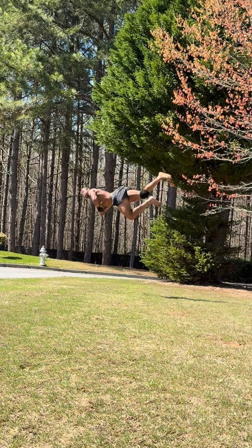 BEEN TRYING TO GET THIS COMBO FR FOR A WHILE 😩•
•
•
•
•#tricking#dope#awesome#anime#likeforlike
