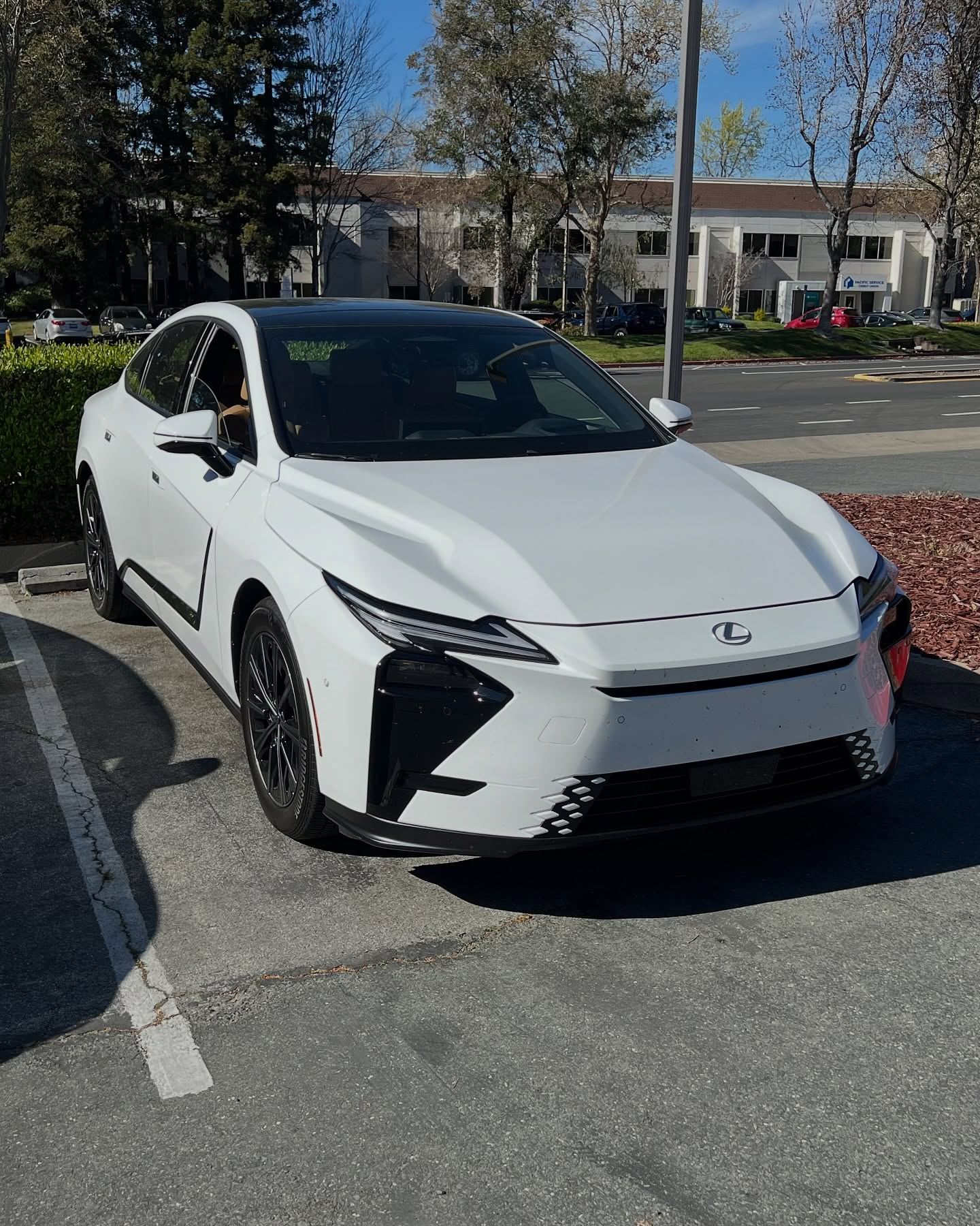 First look! 🚘👀 All-New 2026 #Lexus ES 350h Hybrid featuring Ultra White exterior paint color and Palomino interior. #LexusES captured in the San Francisco Bay Area. 

The 2026 Lexus ES 350h offers enhanced power performance, along with the availability of an AWD model. The sixth-generation 2.5-liter hybrid system features an integrated eAxle combining the power control unit and transaxle, contributing to a more compact and lightweight powertrain, while also achieving higher battery output.

Additionally, the reinforced rigidity of the power unit helps suppress vibrations, contributing to a quieter, more refined cabin experience. 

📸: @lexusofconcord // IG 

* @lexususa corporate pre-production vehicle shown. Display only. 

#LexusUSA #lexusofconcord #lexusnews
