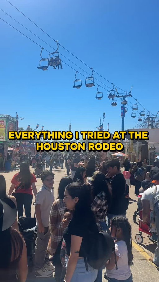 EVERYTHING I TRIED AT THE HOUSTON RODEO @rodeohouston 

I forgot to mention the video about Miss Tina’s Gimbo but it had like Smokey taste to it. Idk if it was cause they cooked it too long or from the Sasuage but gumbo really shouldn’t have a Smokey taste imo. I probably would drop it too a 6/10 tbh.

#houston #houstonrodeo