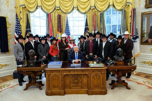 Today, the 2025 PRCA and WPRA World Champions were honored by President Trump and the White House. The visit marked the first time since the Reagan administration that rodeo athletes have been hosted by the White House. 

📸: @whitehouse