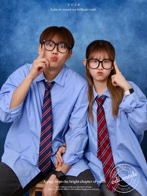 8 years & still us 🤍
20대를 함께 걸어온 우리.
29살의 오늘도 나란히.
앞으로의 시간도 자연스럽게 함께하길♡