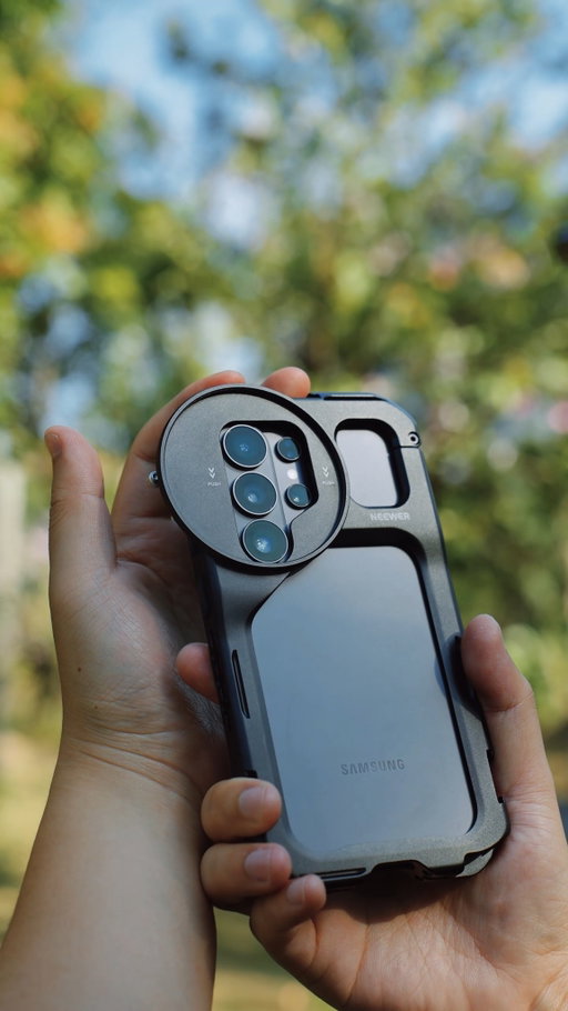The Samsung Galaxy S26 Ultra phone cage you've been waiting for is here!👉NEEWER PA182
#neewer #samsungs26ultra #phonecage #filmmaking #phonephotography #videokit
