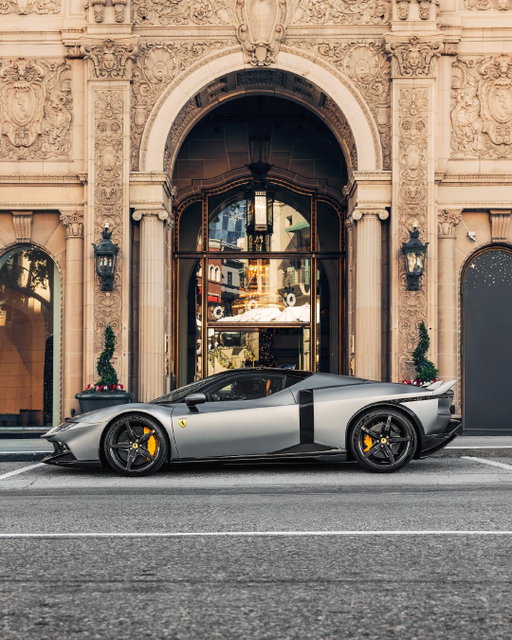Poised in the city of angels: the #Ferrari849Testarossa #AssettoFiorano.

Credits to @ferrariusa 

#Ferrari