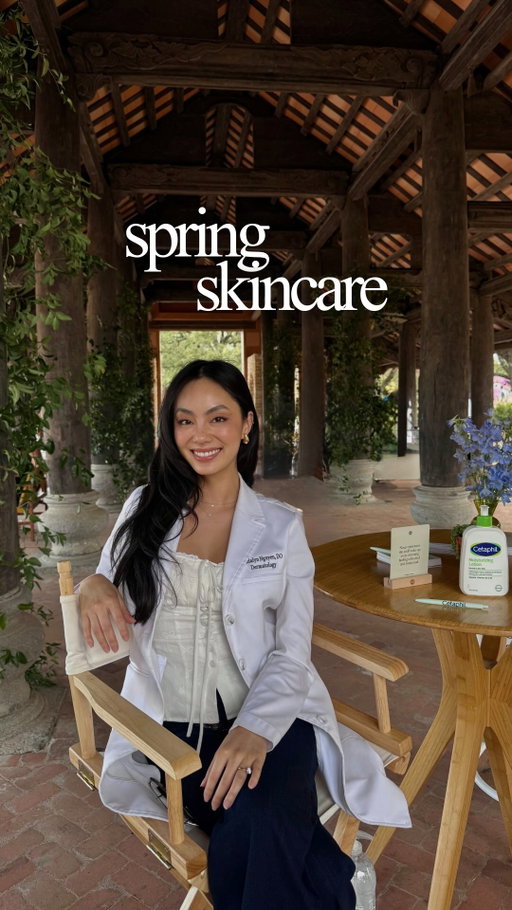 holding your hand as I say this girl… but whether or not you take hot showers, @cetaphil moisturizing cream or lotion after is crucial. get yours at @walmart! 💛

#cetaphilpartner #dermatologist #moisturizer #sensitiveskin #bodycare