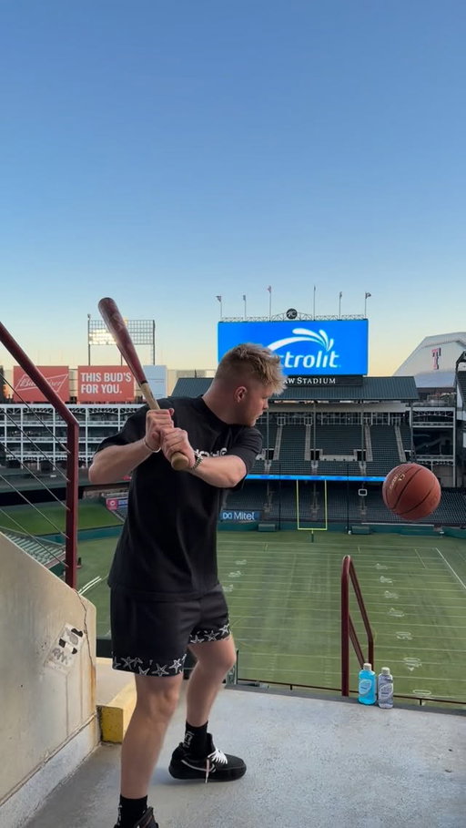 🏀 x ⚾️ x 🏈 @tristanj22 x @electrolit