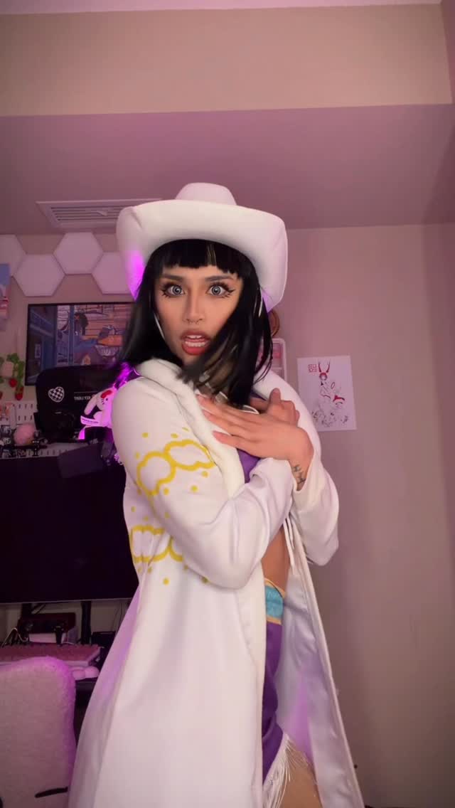 are u letting me join the strawhat pirates 😡😡‼️

—— 👩🏻‍💻📝🙉
caracakez, nico robin, nico robin cosplay, alysa liu stateside, alysa liu statesidedance, one piece cosplay, one piece, nico robin cos, one piece live action

#nicorobin #nicorobincosplay #stateside #alysaliu #onepiececosplay