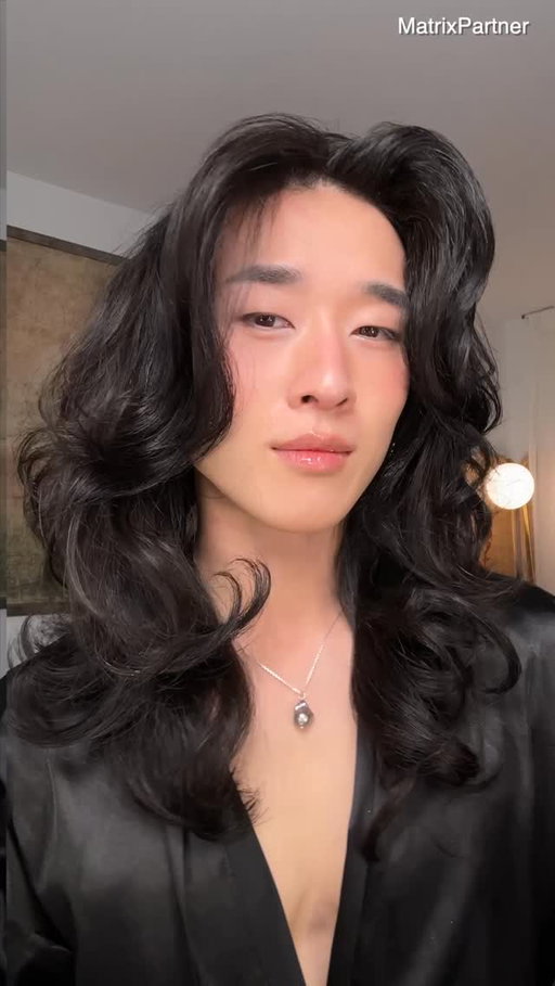 A full tutorial on how to get the bombshell blowout while still protecting your hair from heat! Using the @matrix Mega Sleek 96H Anti-Frizz Topcoat, which offers 450F heat protection, tames frizz and helps smoothen hair. My new styling favorite and must have if you constantly use heat styling. #MatrixMoves #MatrixPartner