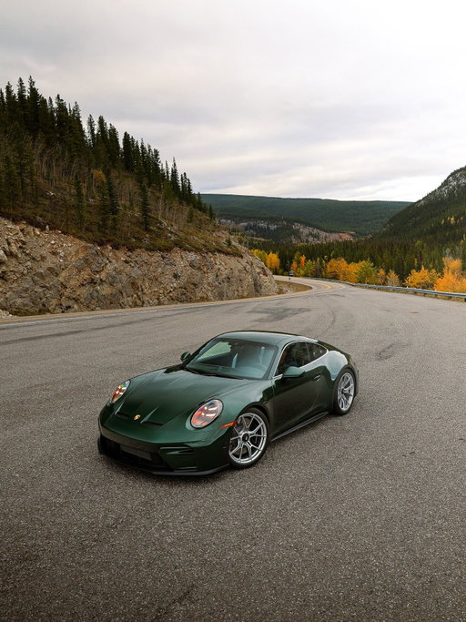 Some roads go on forever. In a GT3 Touring, they better.

📸 @mitchrossphotography

#PorscheCanada #GT3Touring #MyPorscheMomentCanada