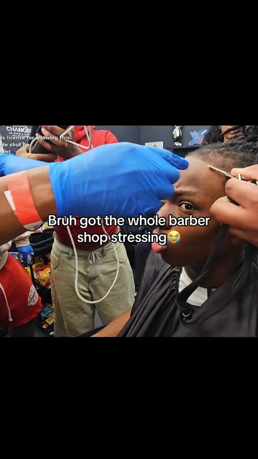 The whole shop trynna get bro right😭(Twitch: Twizdmv) #relatable #twizdmv #twitch #clips