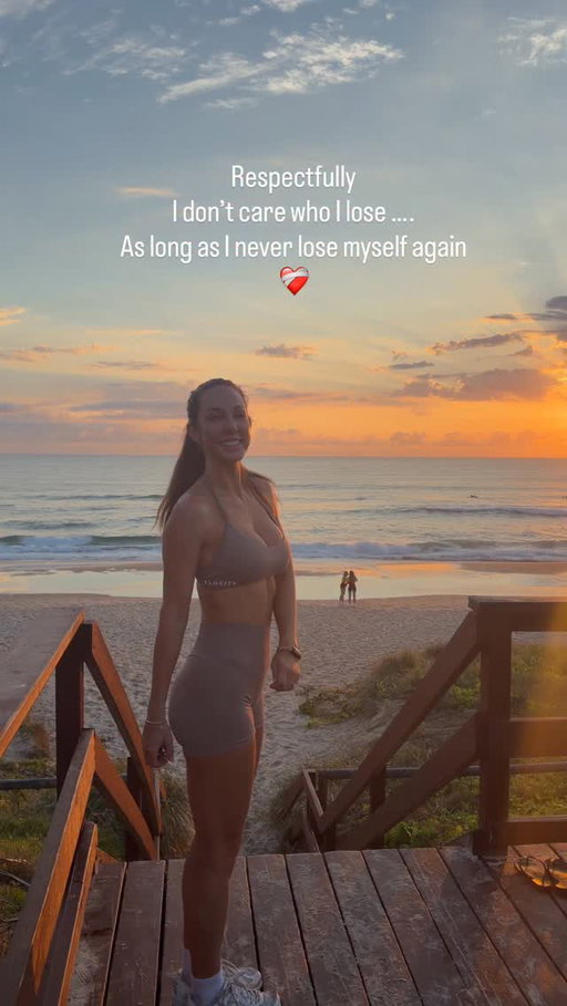 But actually… no more putting myself last or shrinking how I feel.
No more swallowing my truth to keep the peace.

I encourage you to do the same.

You lose yourself slowly when you stay silent.
The right people don’t require you to disappear.
Never abandon yourself to keep others comfortable.

Have your own back.
Use your voice.
You deserve to be heard❤️‍🩹

Set @velocity_activewear  DC : ASHY