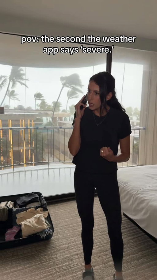 Hawaii said sunshine ☀️ … the storm said plot twist ⛈️ 

#hawaii #konastorm #devilwearsprada #storm #oahu