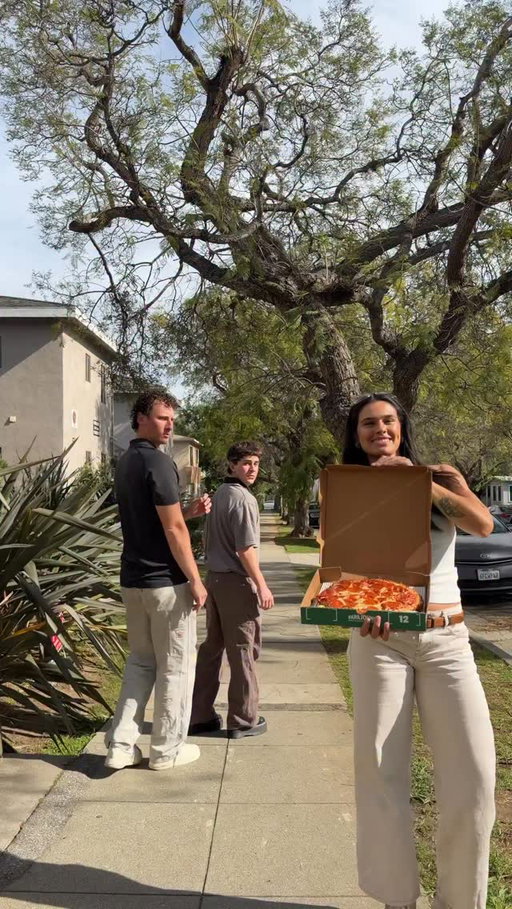 wow no one can stop thinking about pan pizza 🍕